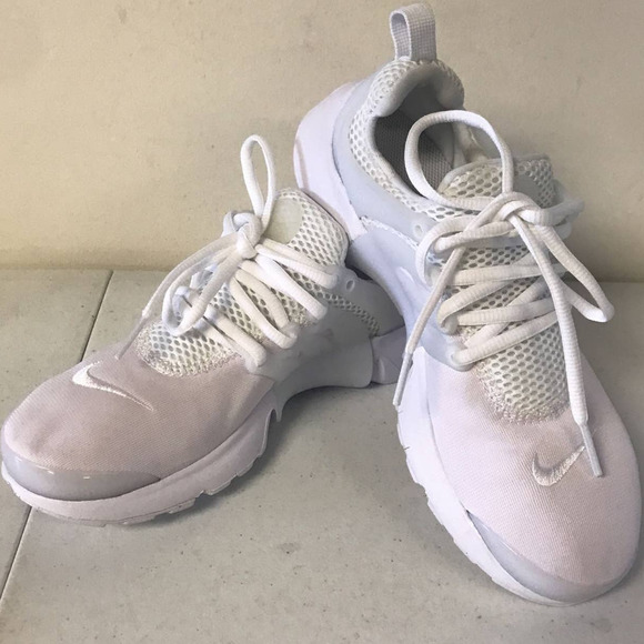Nike Youth Presto Big Kids Size 4Y Shoes, White - Picture 2 of 7